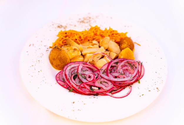 Plato principal con guarnición